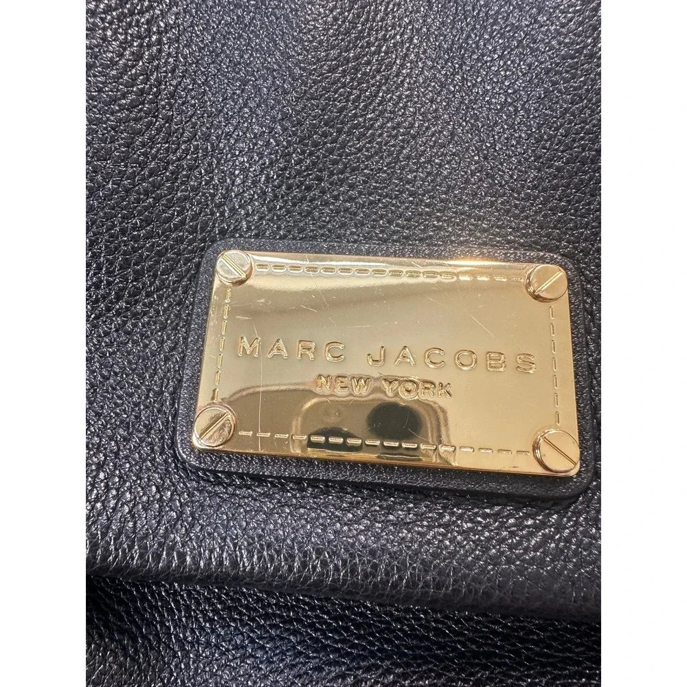 Marc Jacobs Crossbody Bag Womens Medium‎ Black Good Pebbled Leather Gold Logo